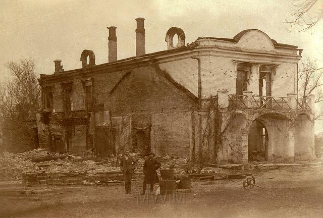 KKE 202.jpg - Majątek Curków pow. Zdołbunów, woj. wołyńskie. Strona zachodnia elewacji. Dom spalony w 1923 lub 1924 r. przez armię Budionnego, kopia fotografii z 1925 r.